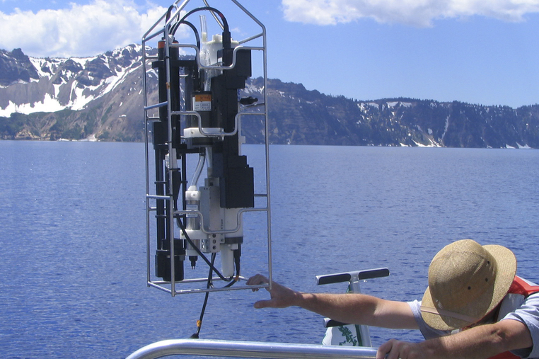 Oceanographic Equipment Using a Custom Battery Pack