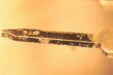 Figure 11: The lead failed to wet, thanks to a too-thin tin/lead coating